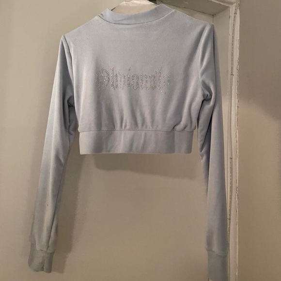 Meshki 2000s collection 
Gretchen Velvet Cropped Jacket - baby blue - Picture 4 of 4